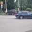 Мать с двумя маленькими детьми сбили на тротуаре у светофора в Бердске – попало на камеру видеонаблюдения - Бердск-Онлайн.Ru