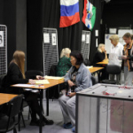 На избирательном участке в Лесхозе первым проголосовал 18-летний бердчанин